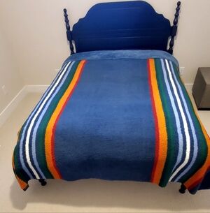 Pendleton Sherpa Fleece Reversible Blue, Orange/Red/GreenStripe Blanket King EUC
